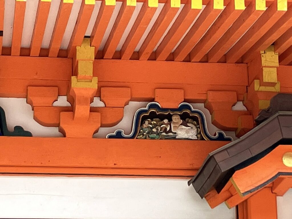 八坂神社美御前社の蟇股